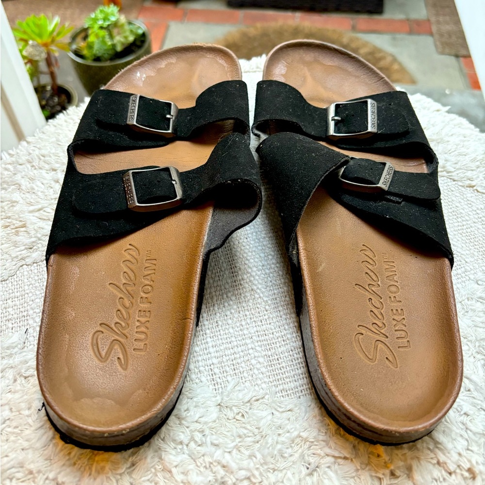 Skechers  Women Black Luxe Foam Comfort Sandals-Size 9 -Used